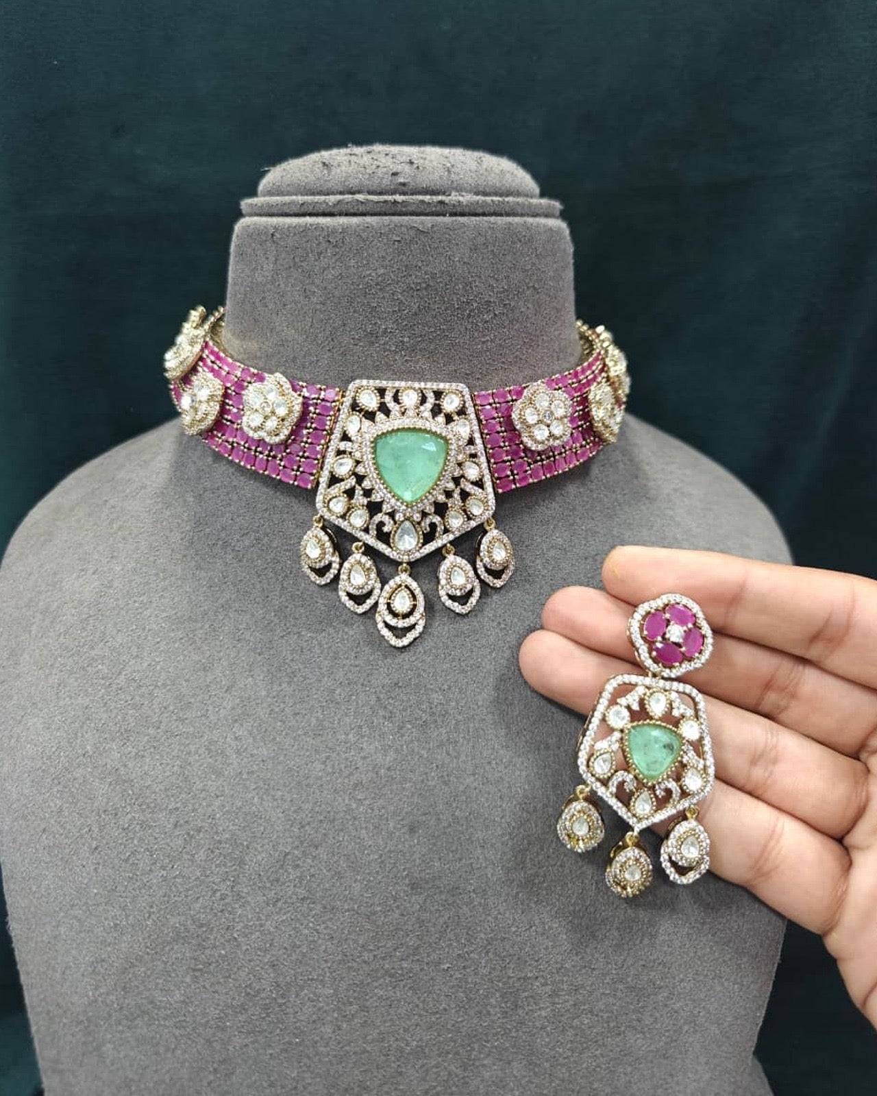 Beautiful Bloom Choker Necklace Set