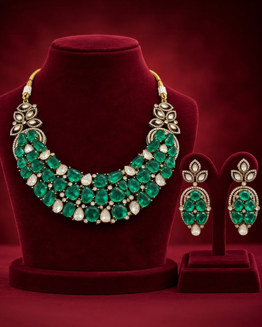 Luxurious Beauty Necklace Set