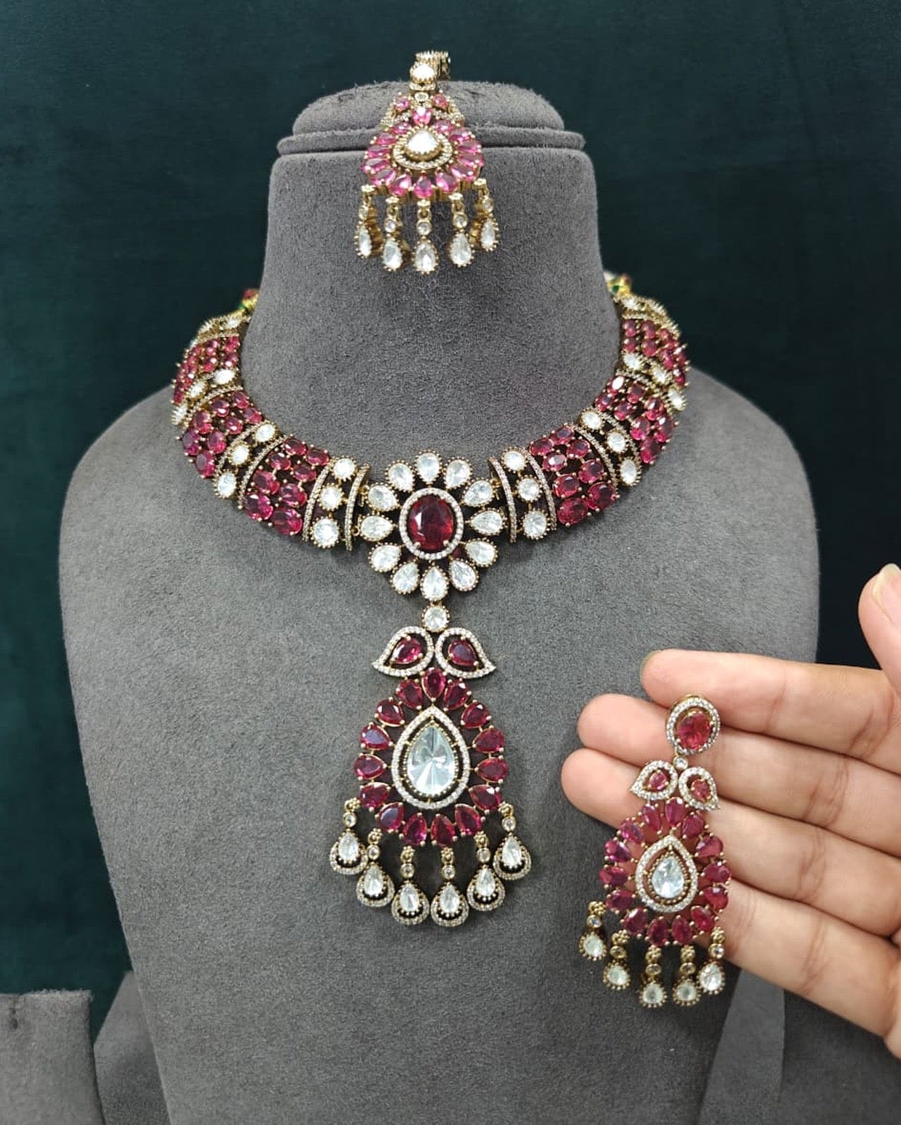 Regal Statement NecklaceSet