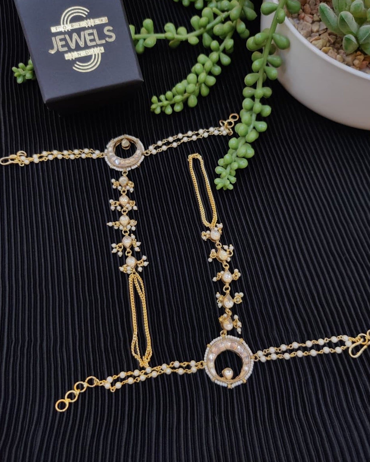 Forever Jewels Haathphool