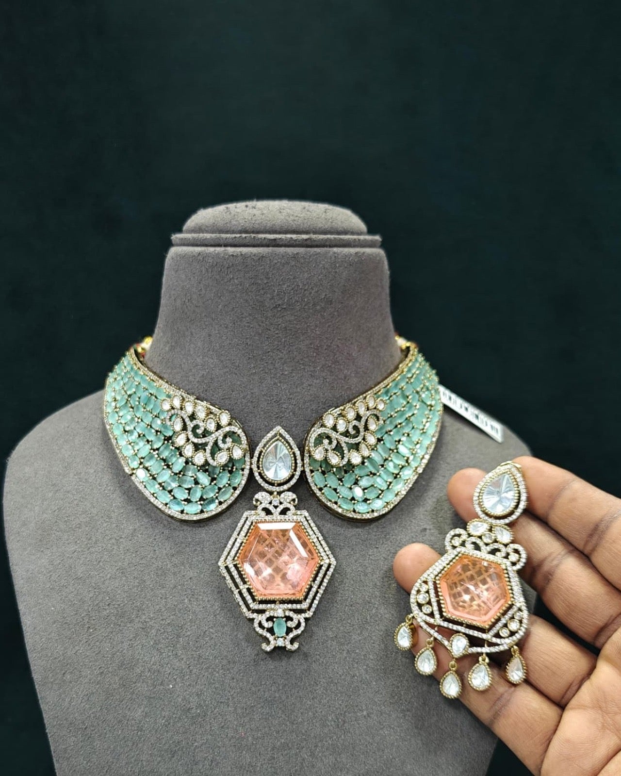 Royal Statement Kundan Set