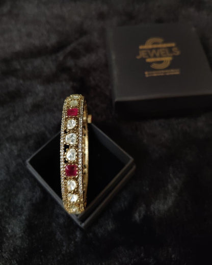 Red Victorian Kundan Kada