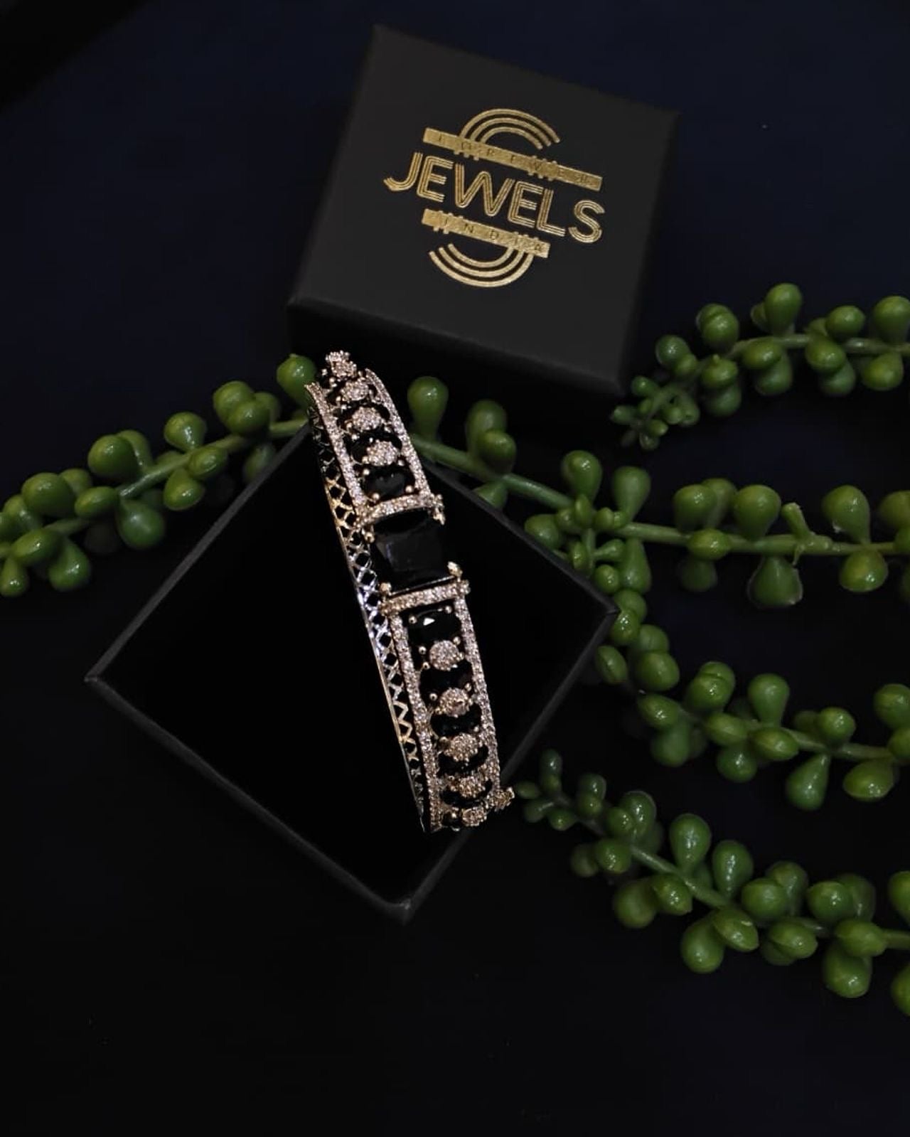 Royal Gleam Bracelet