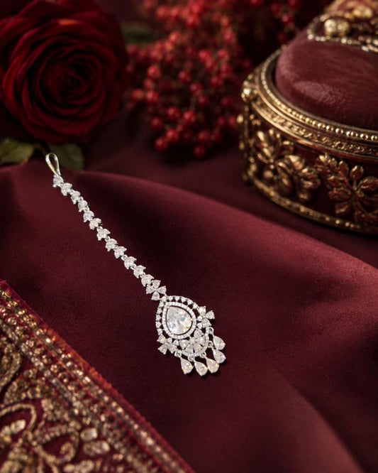 Luxe Drop Maang Tika