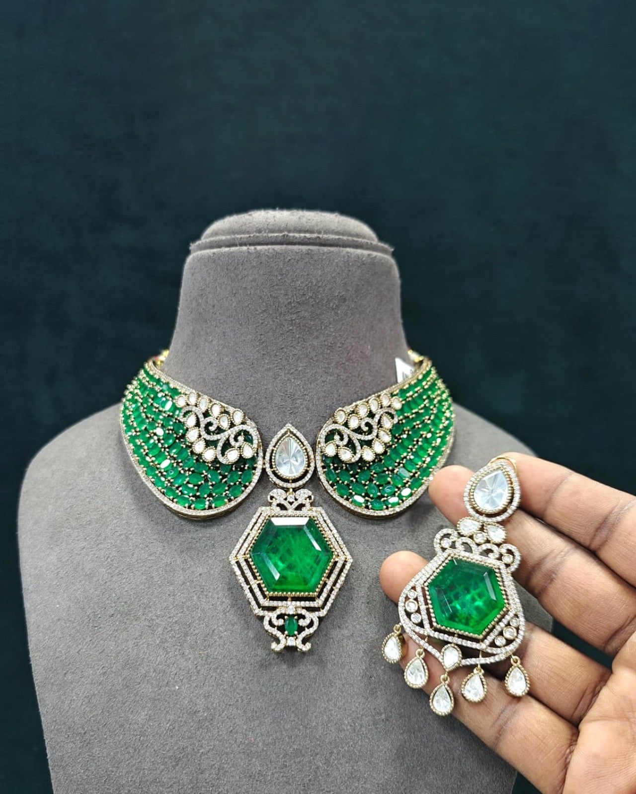 Royal Statement Kundan Set