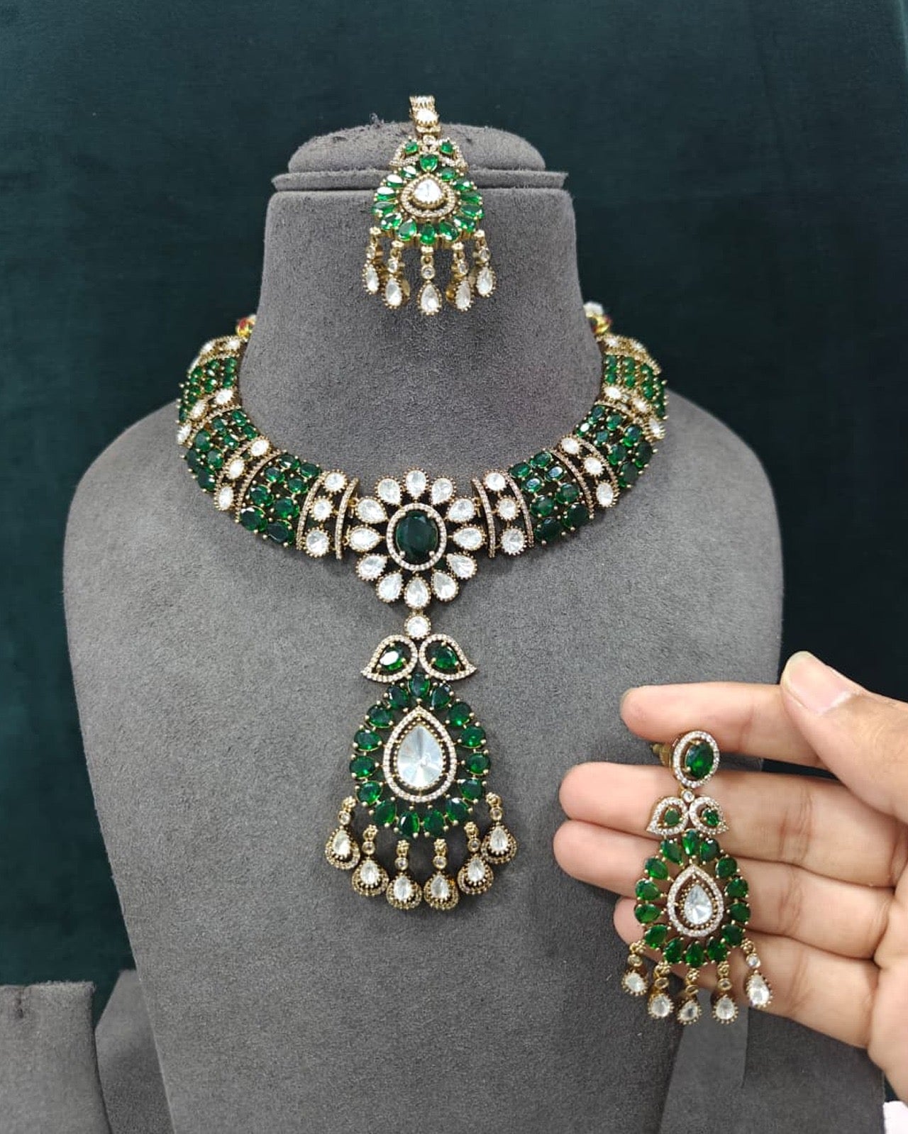 Regal Statement NecklaceSet