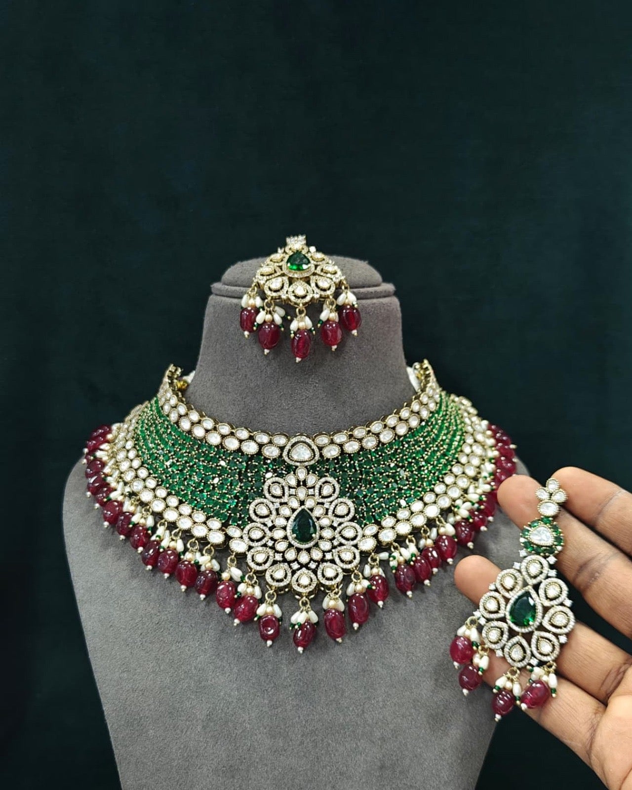 Queen Bridal  Statement Choker