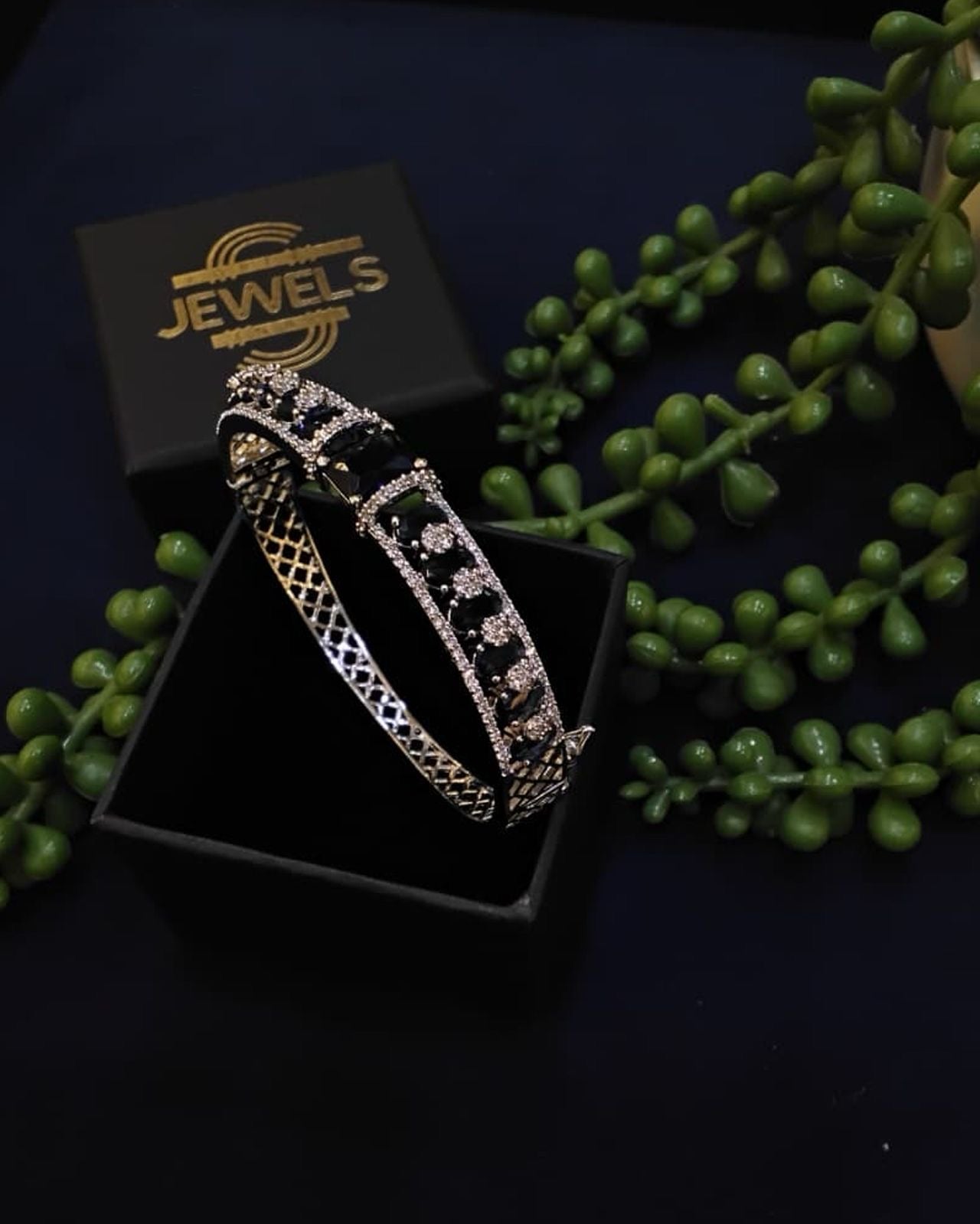 Royal Gleam Bracelet