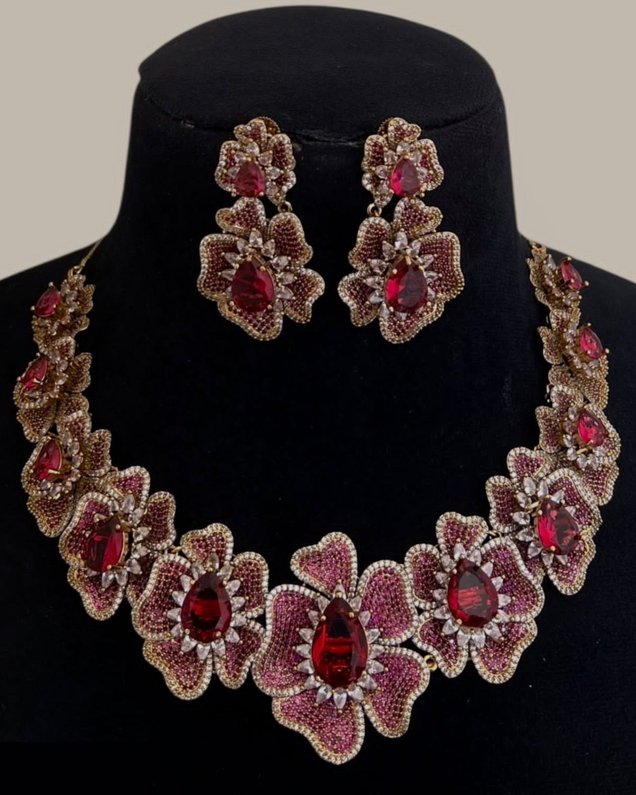 Floral Classy Necklace Set