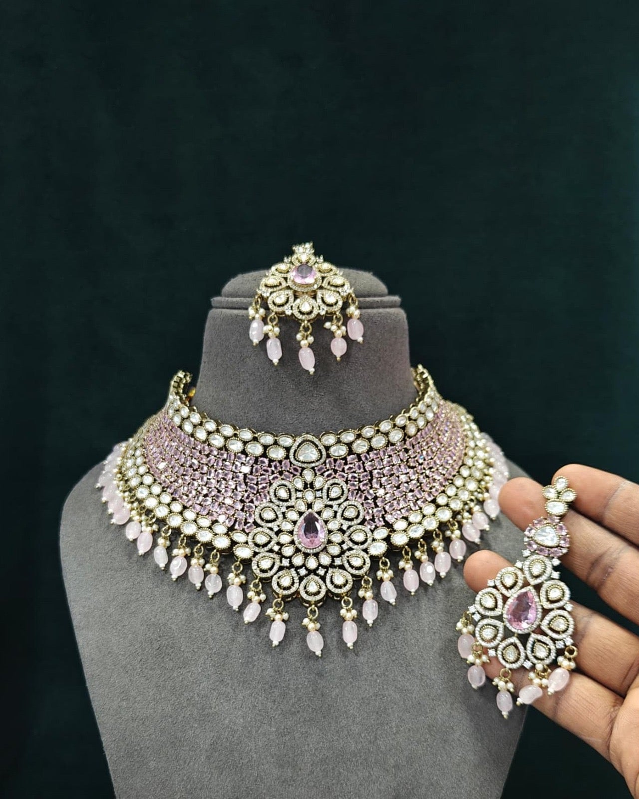 Queen Bridal  Statement Choker