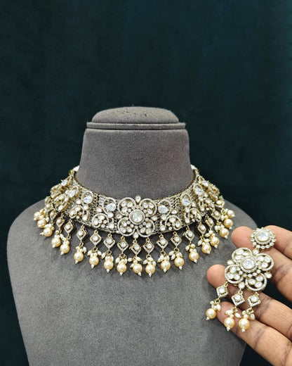 Classic Pearl Regal Choker