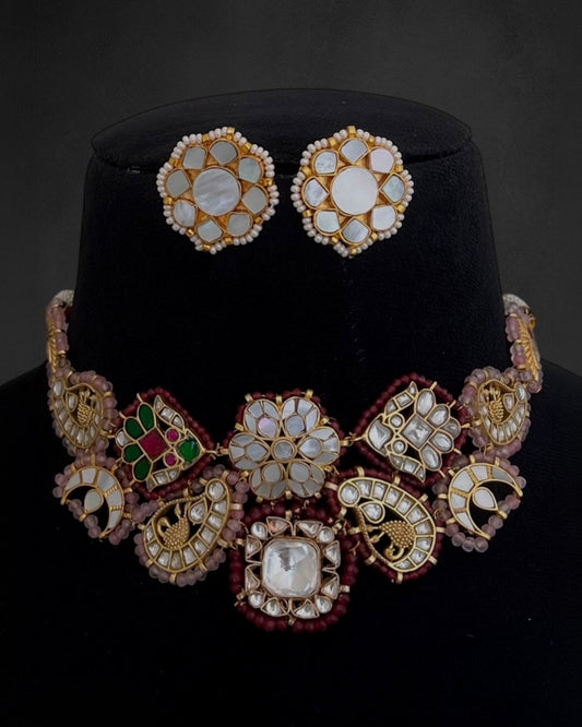 Regal Statement Necklace Se