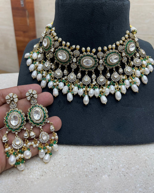 Emerald and Pearl Elegance Necklace and Earrings Set