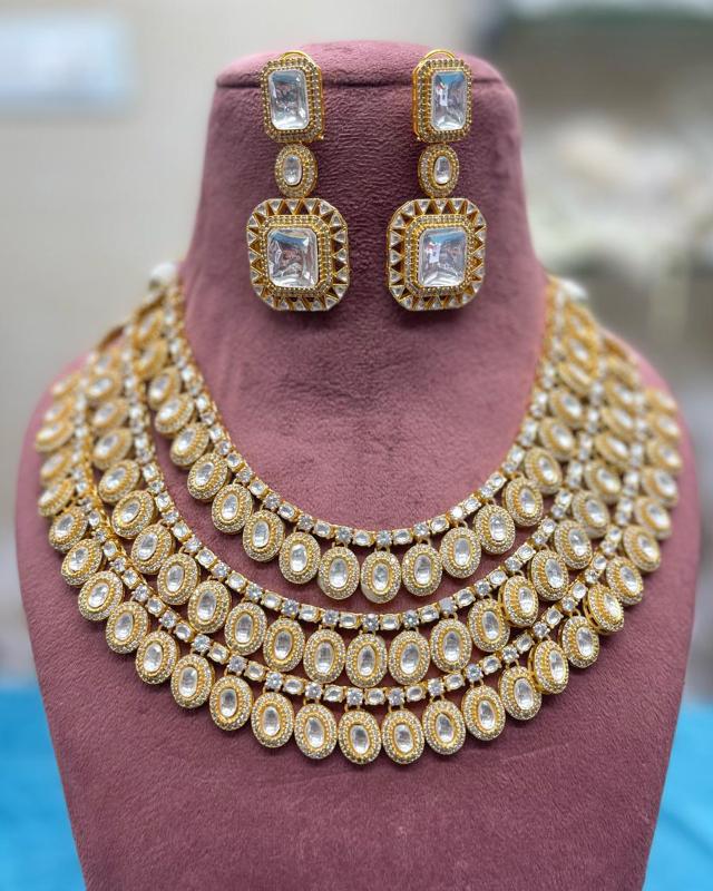 Sparkling Necklace and Earring Set