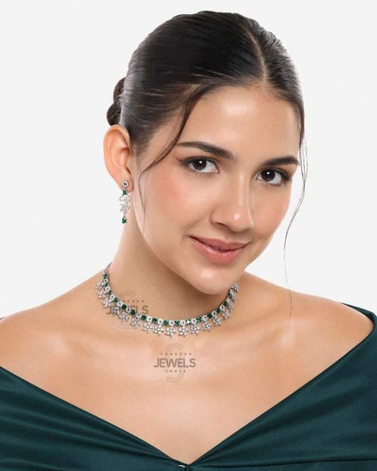 Stylish Emerald Diamond Set