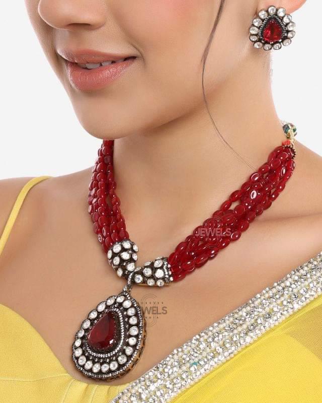 Choker Necklace and Earrings Set