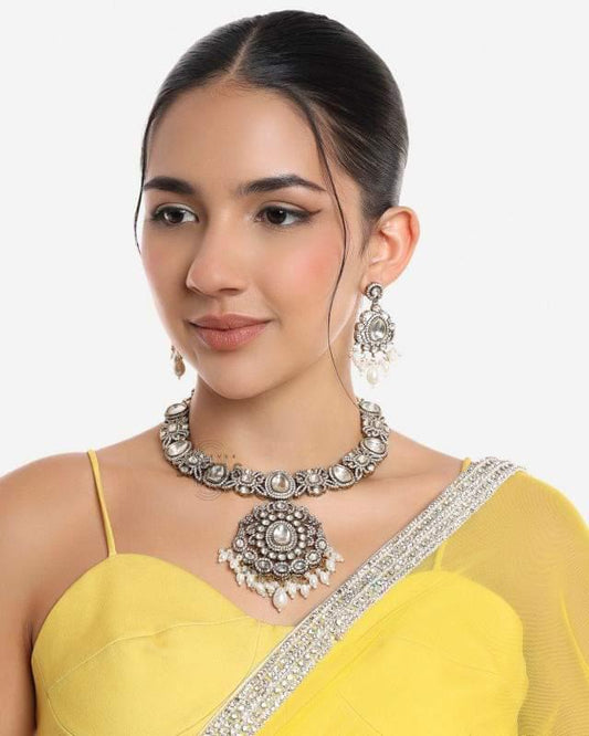 Elegant Moissanite Kundan Set