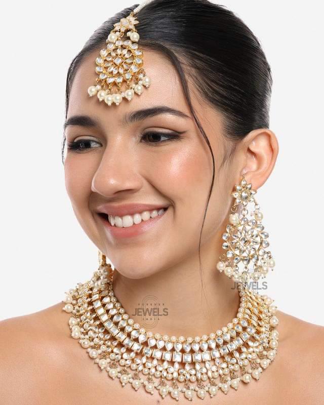 Pearl choker 