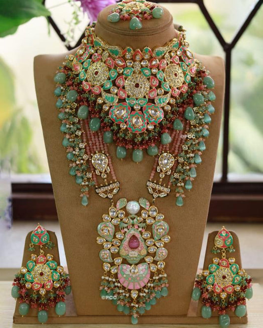 Floral Elegance Necklace Set