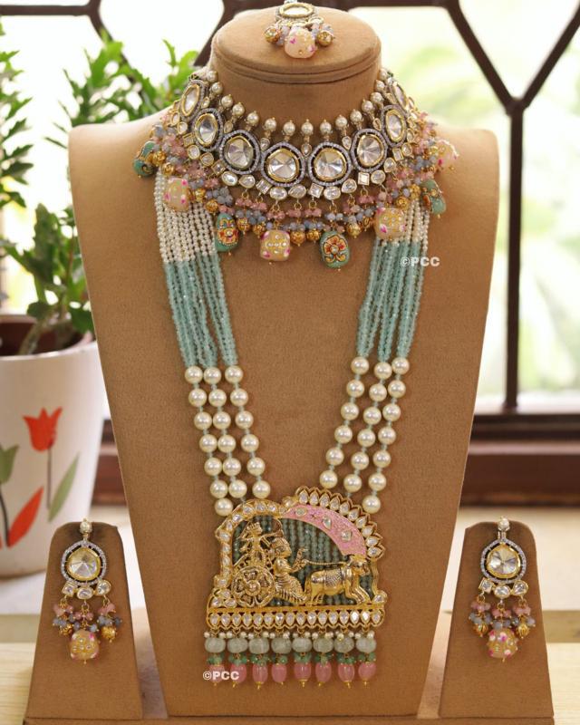Pearlescent Elegance Necklace Set