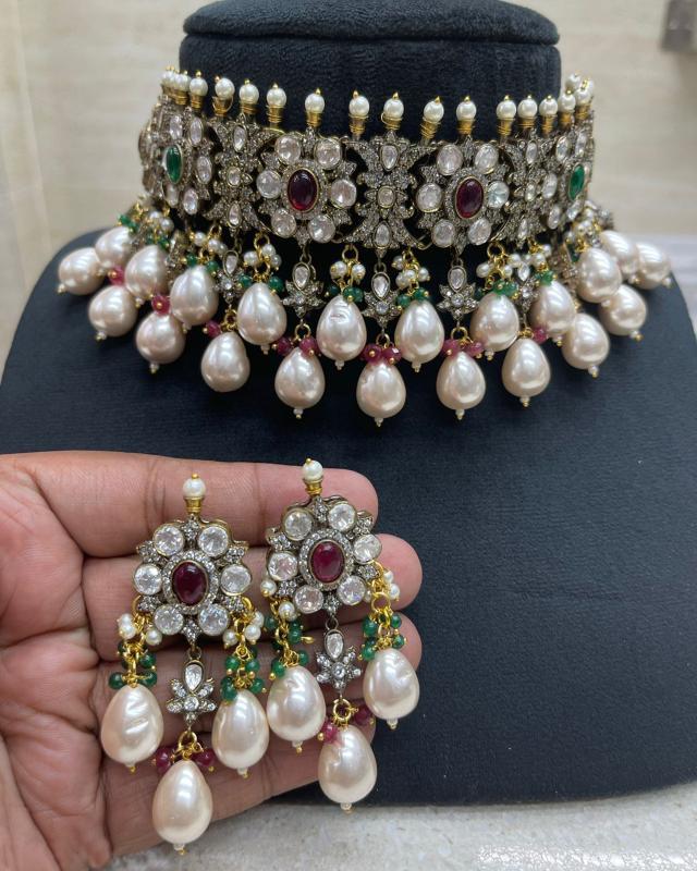 Radiant Splendor Necklace Set