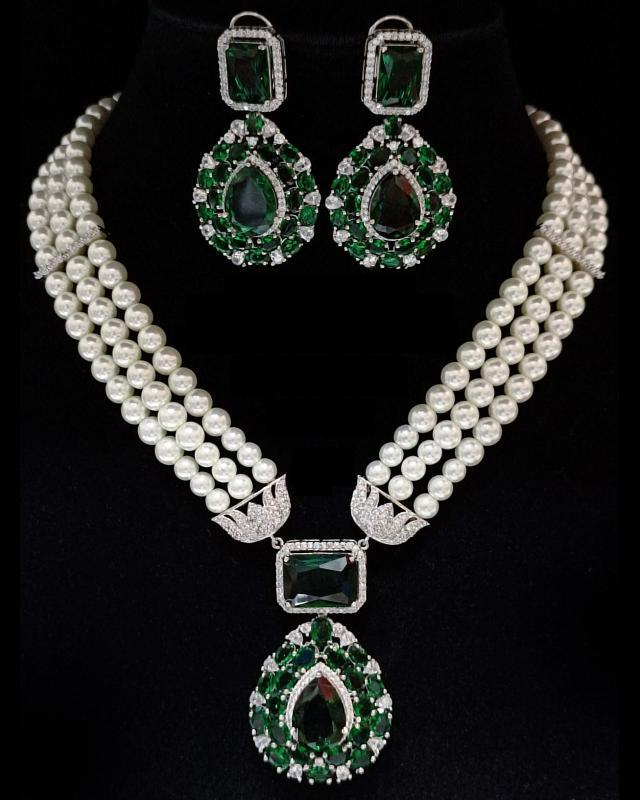 Pearl Essence Necklace Set