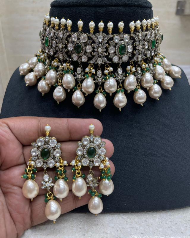 Radiant Splendor Necklace Set