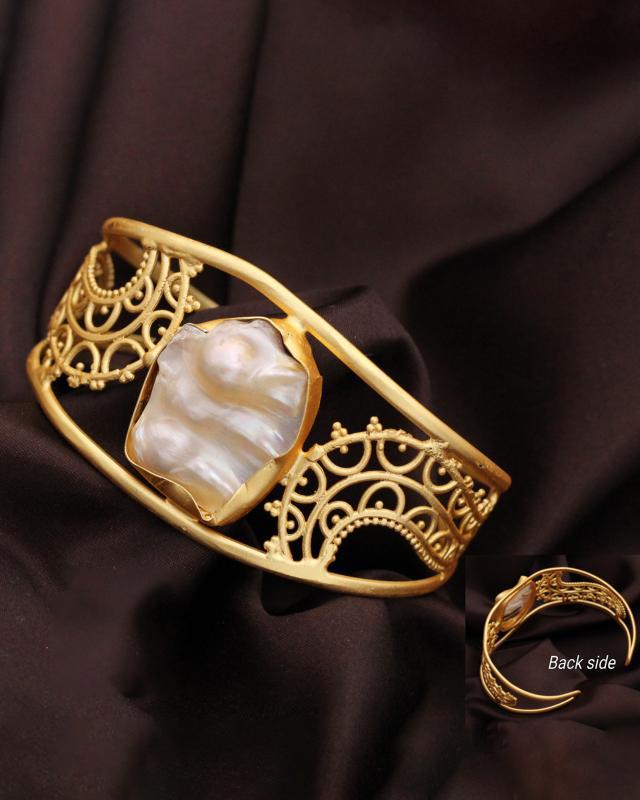 Pure Radiance Ring