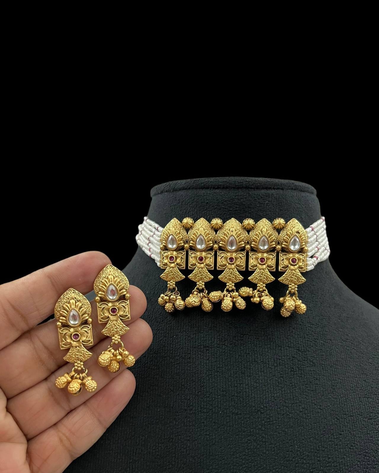 Temple Choker Necklace Set