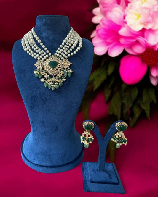 Pearl Long Emerald Beauty