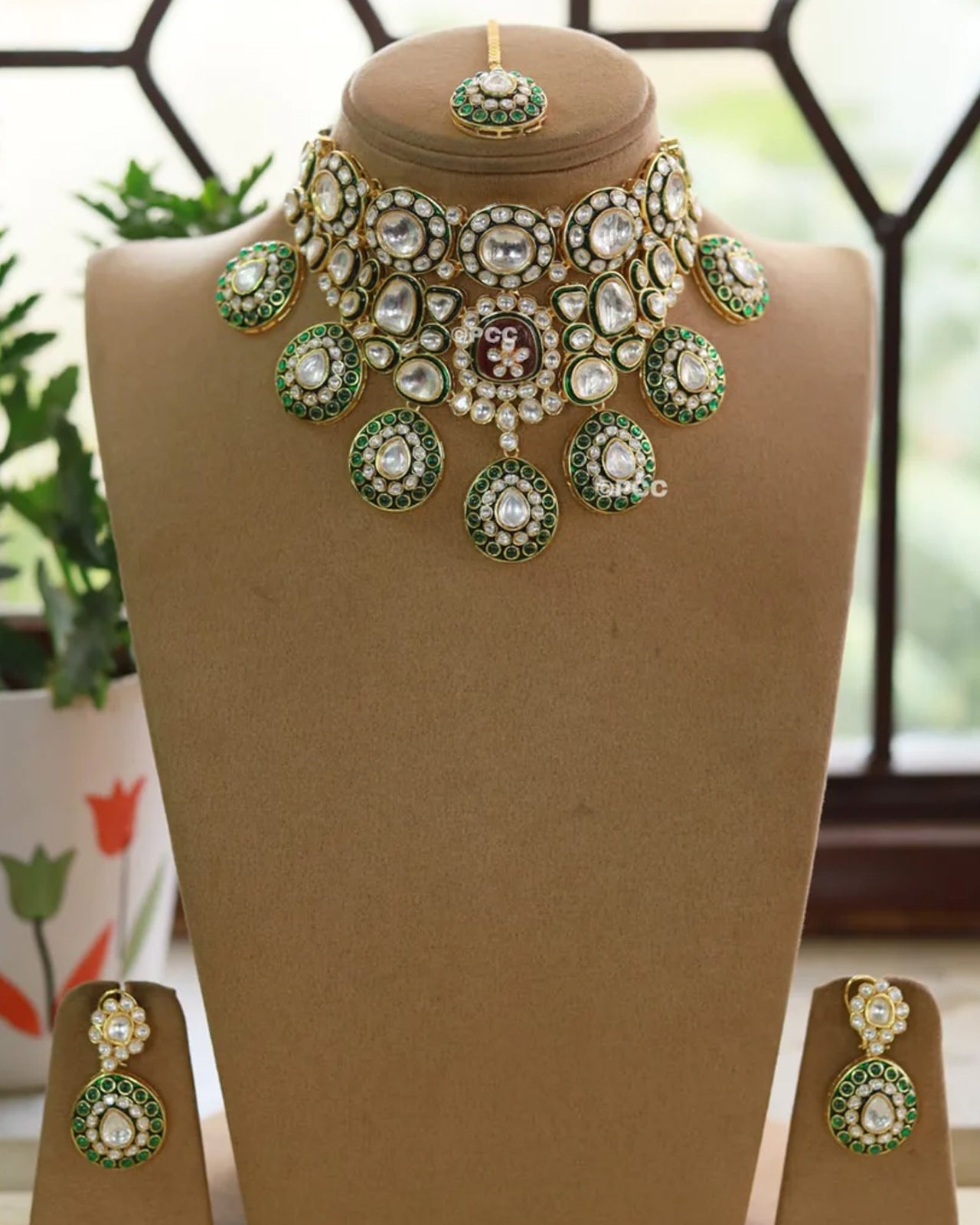 Sensational Kundan Love