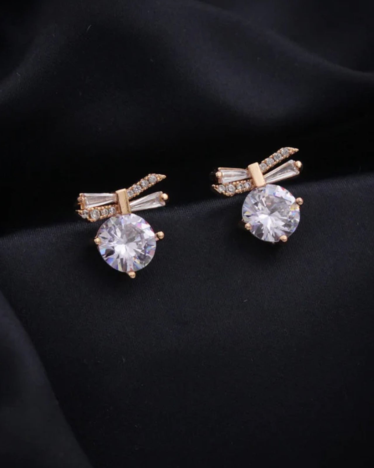 Tiny diamond Earrings