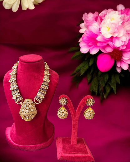 Traditional Kundan Polki Necklace Set featuring finely crafted uncut Polki stones, intricate kundan detailing, and matching earrings. A timeless ethnic jewellery set perfect for bridal wear, weddings, festive celebrations, and special occasions.