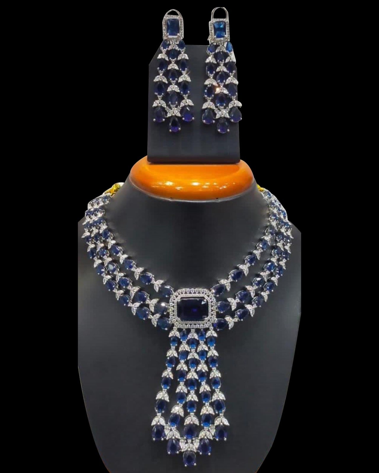 Elegant Diva Diamond Necklace