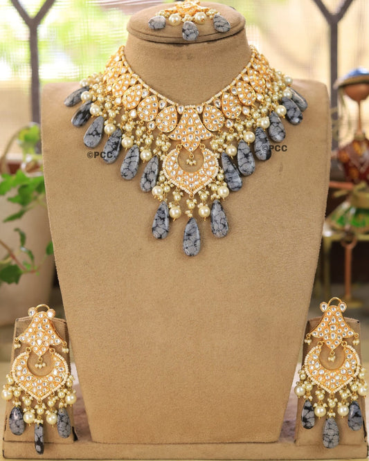 Grey Beads Kundan Set