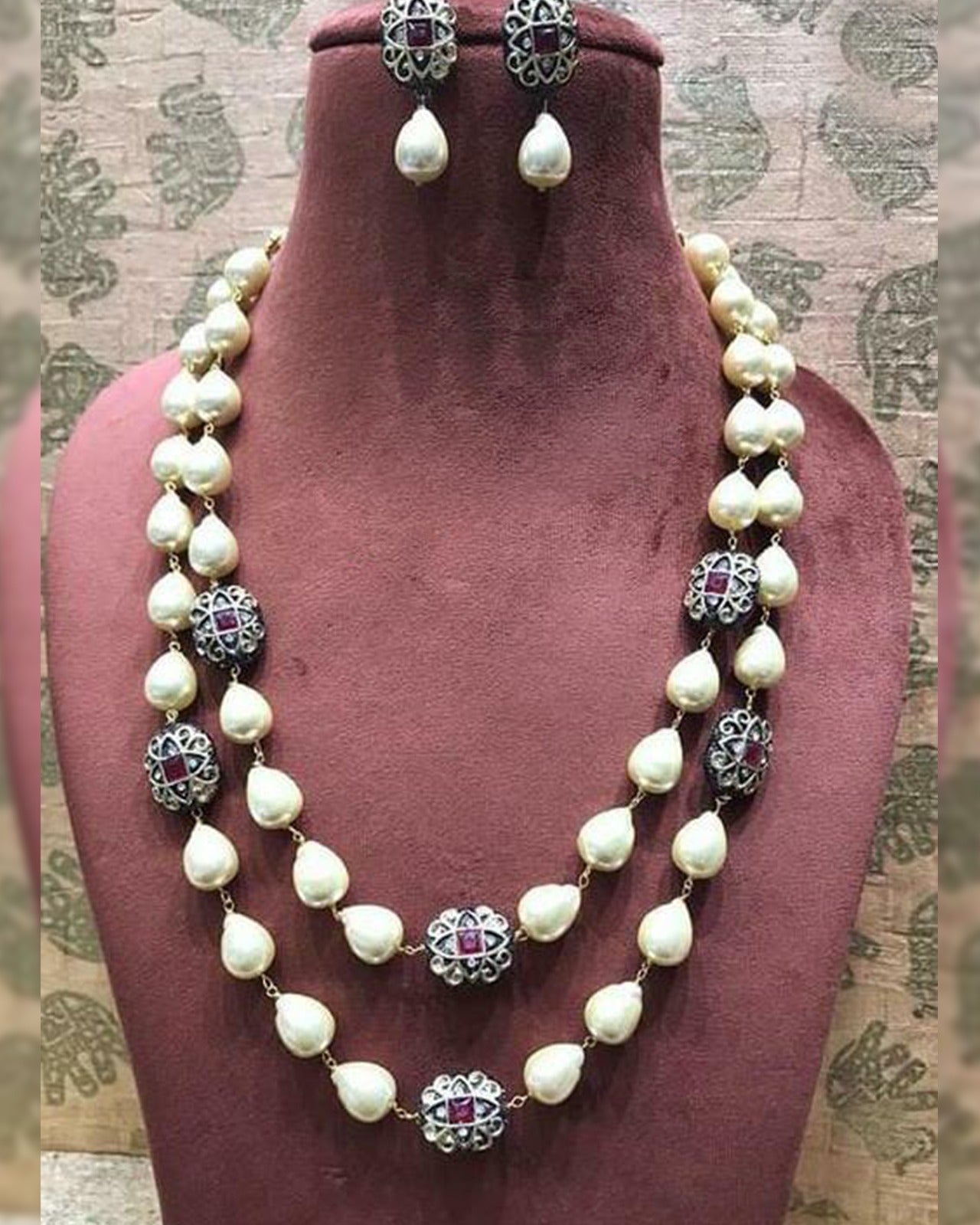 Shell Pearls Mala