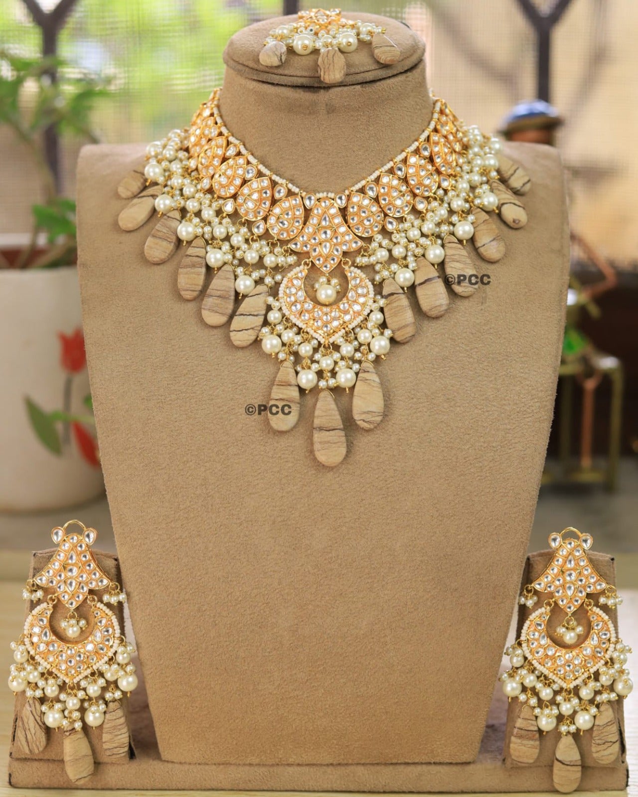 Grey Beads Kundan Set