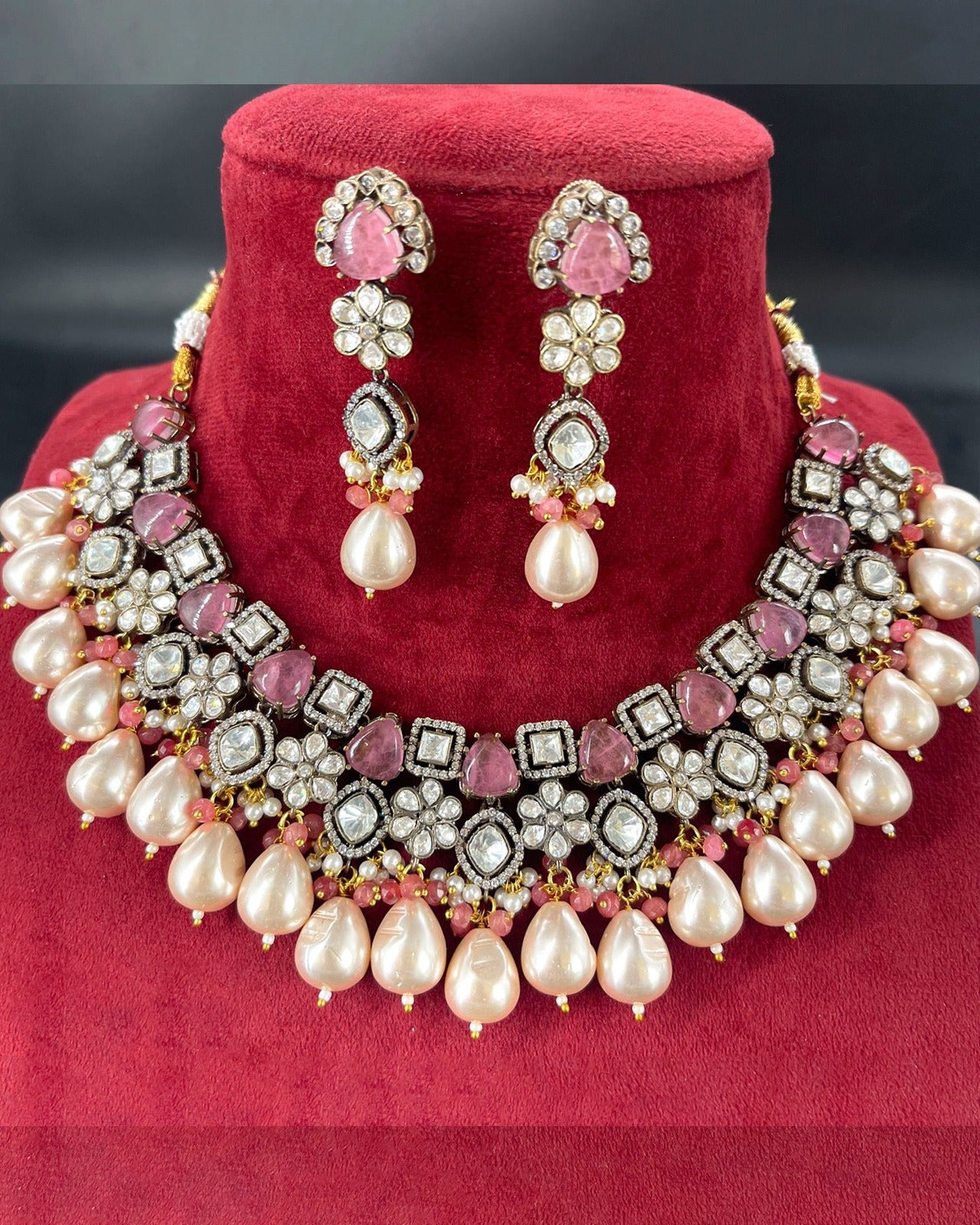 Traditional Choker Set