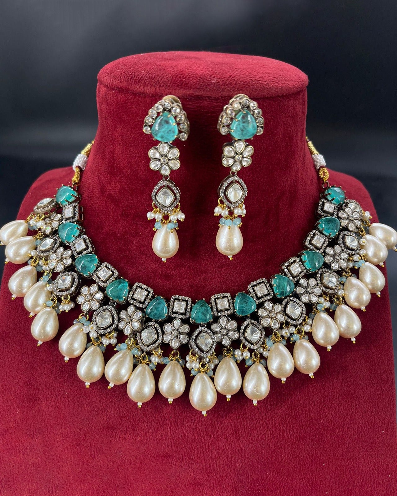 Traditional Choker Set