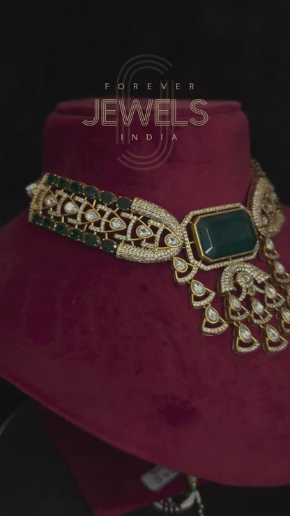 Emerald Beautiful Choker