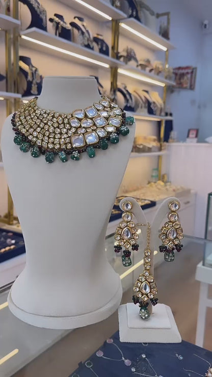 Glamorous Green Delight Necklace Set