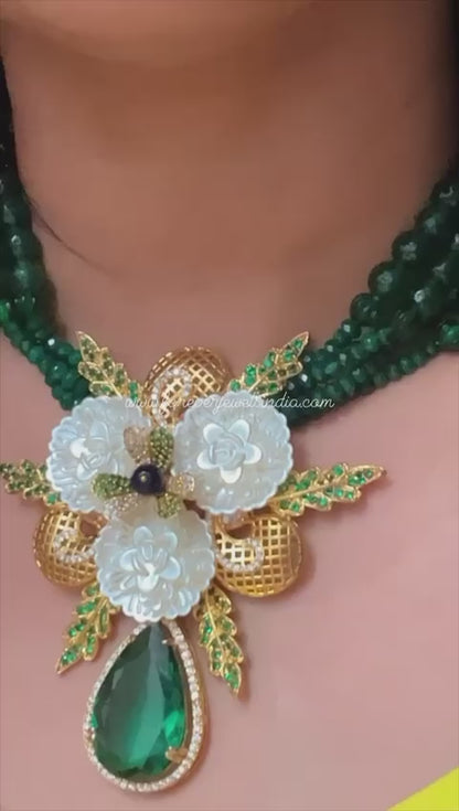 Green Alluring Floral Necklace