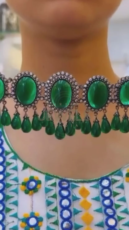 Oval Emerald Beads Choker Set