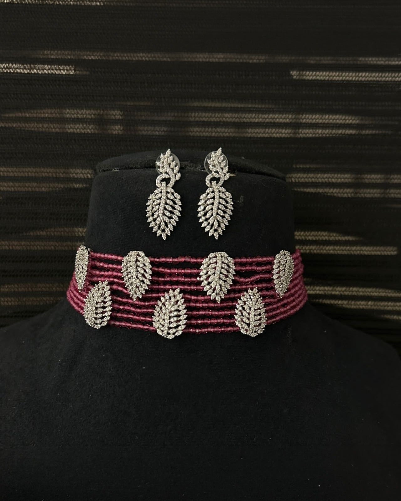 Modern Leaf Beads Choker Necklace Set