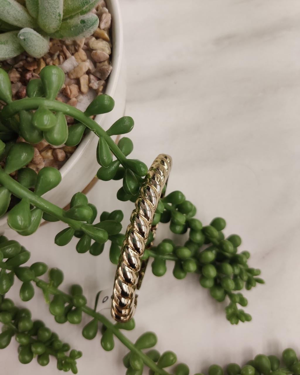 Golden Chunky Fashion Bracelet