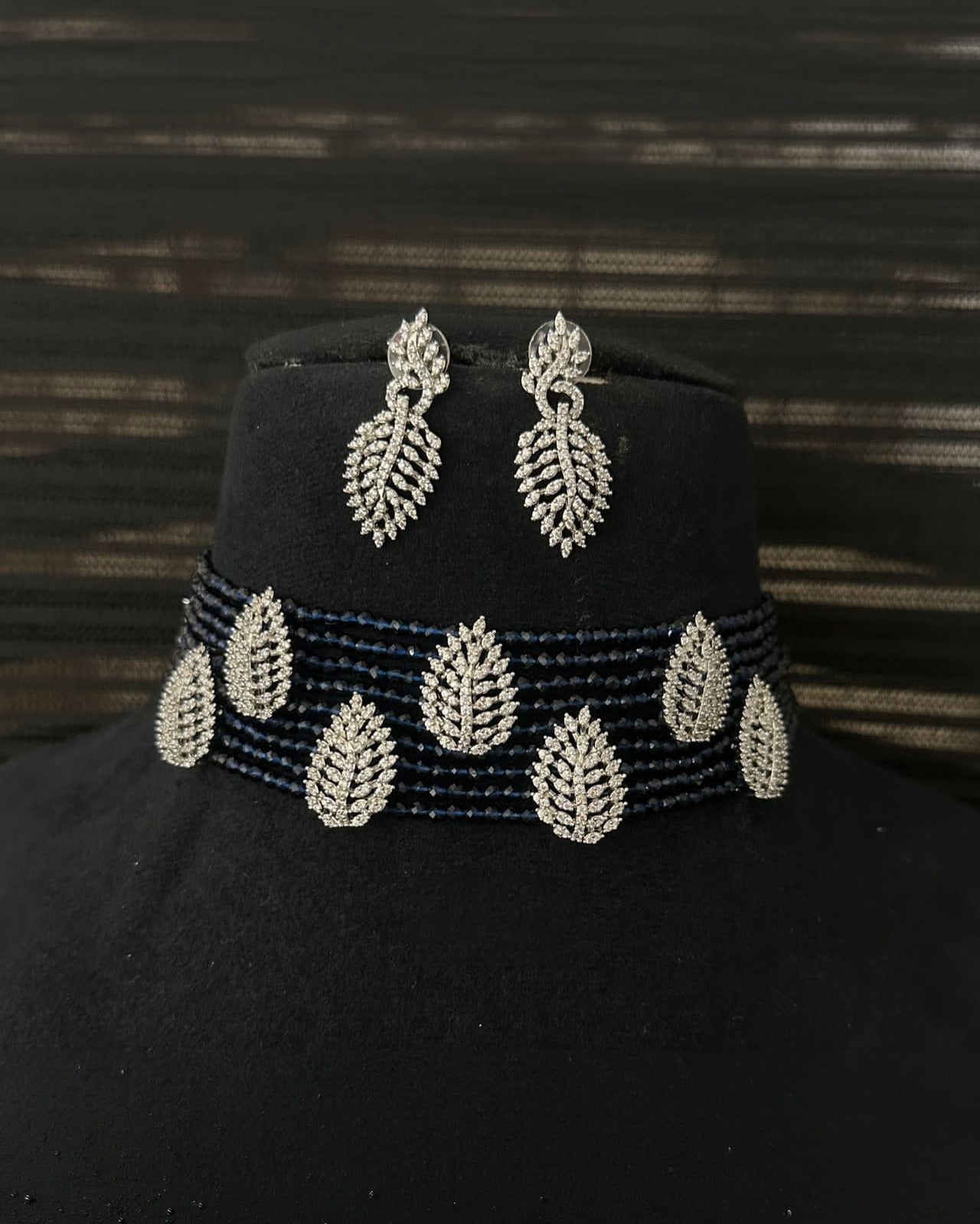 Modern Leaf Beads Choker Necklace Set