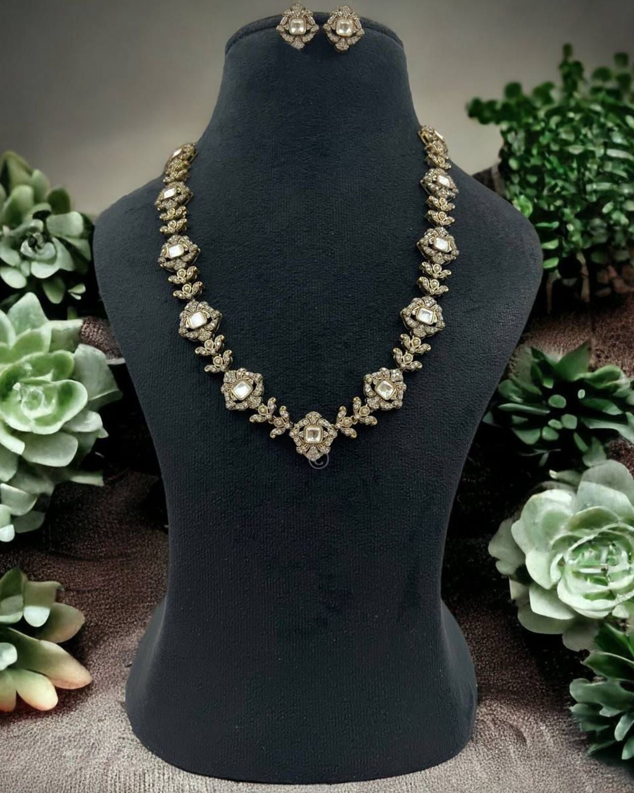 Ethereal Treasures Necklace Set
