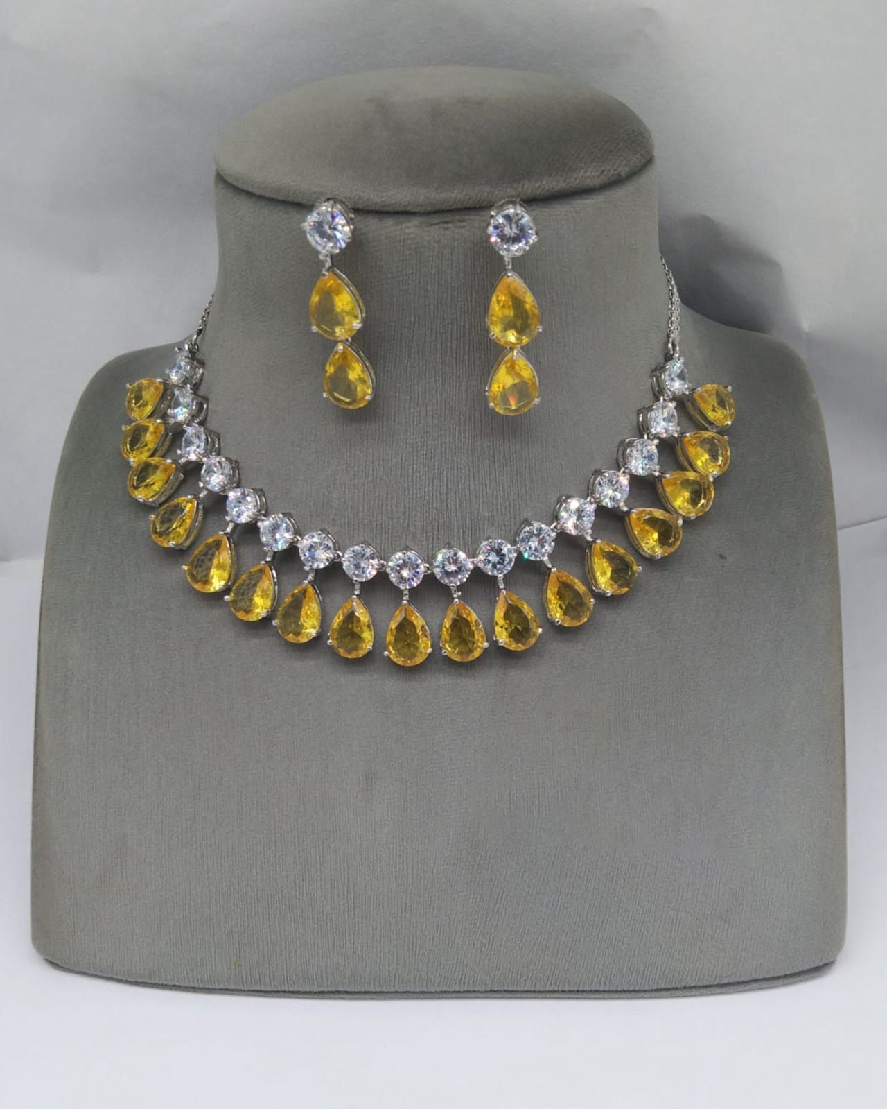 Crimson Cascade Necklace Set