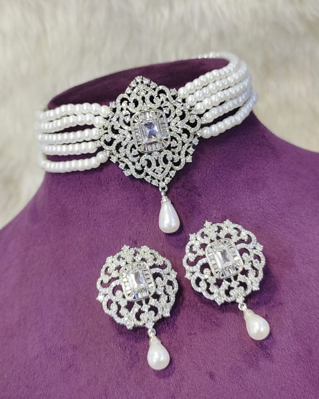 Pearl Choker