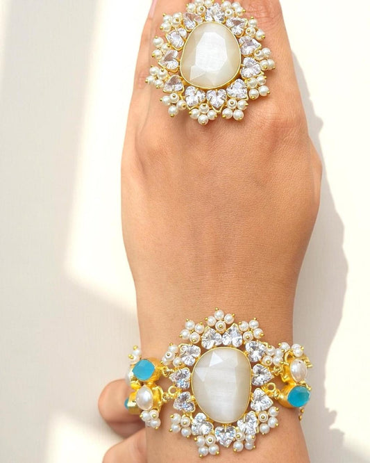 Royal Pearls Hathphool